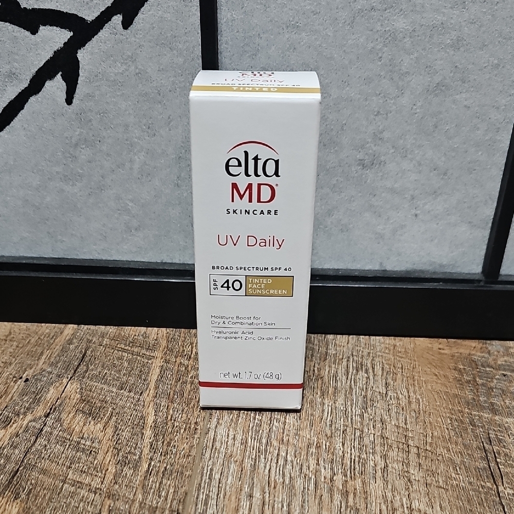 EltaMD UV Daily Broad-Spectrum SPF 40 Sunscreen - White